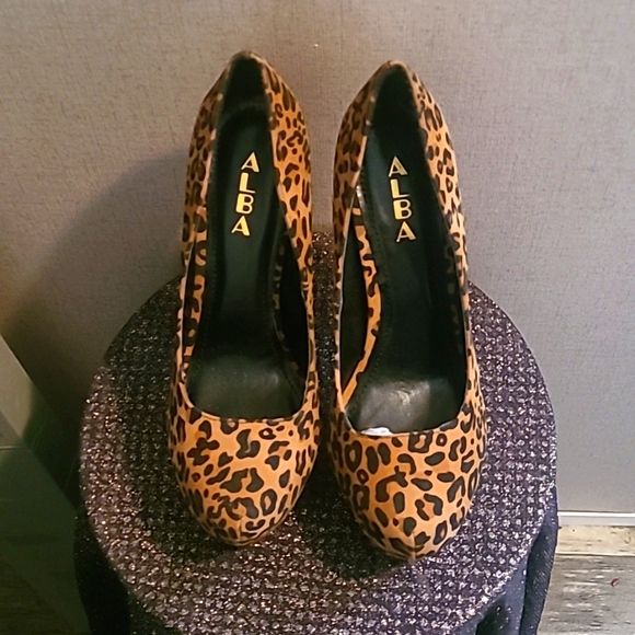 EUC Alba cheetah print 6-inch heels Size 10 - Picture 2 of 5